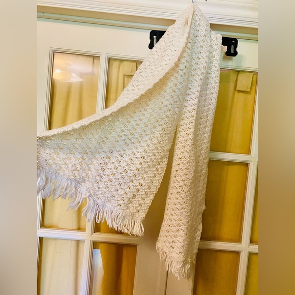 Accessories - Elegant Cream Knit Shawl with Fringe